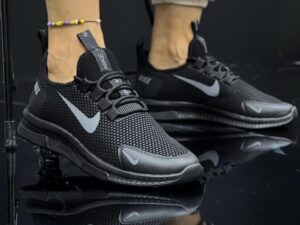 Nike Scuba Spor Ayakkabı - Su Geçirmez ve Konforlu Tasarım